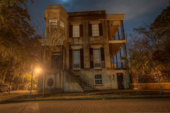Savannah's Ghost City "Dead of Night" Walking Night Tour - Johnson Square starts with buried secrets