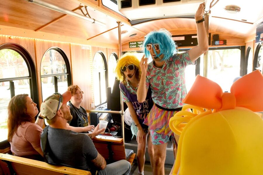 Savannah: "Savannah for Morons" Comedy Trolley Tour - The history comes in comic-sized portions
