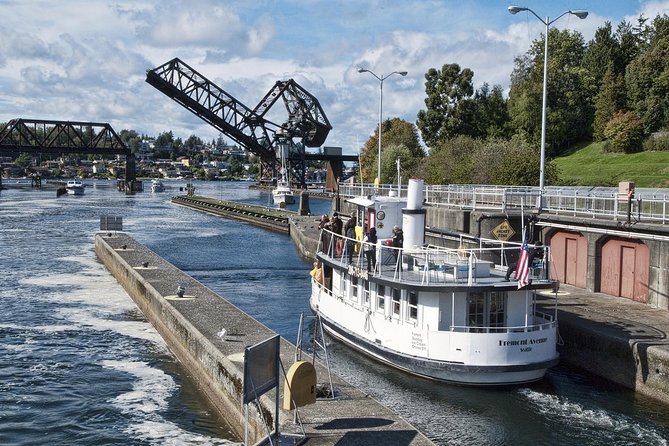 Seattle City and Snoqualmie Falls Half-Day Guided Tour - Seasonal Seattle: Ballard Locks or Fishermen’s Terminal
