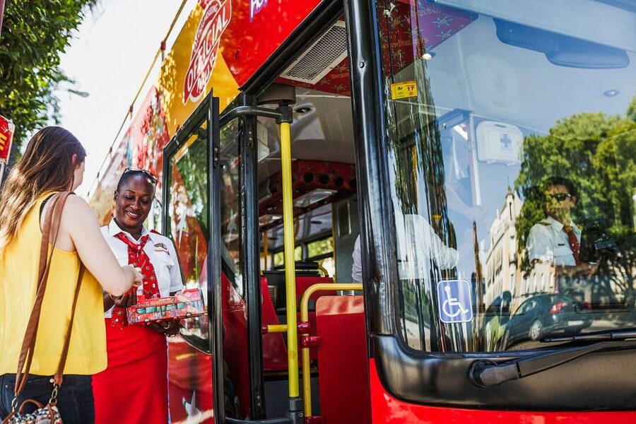 Seattle: City Sightseeing Hop-On Hop-Off Bus Tour - Start at the Space Needle and get your bearings