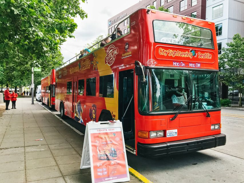 Seattle: City Sightseeing Hop-On Hop-Off Bus Tour - Pike Place Market and the original Starbucks stop