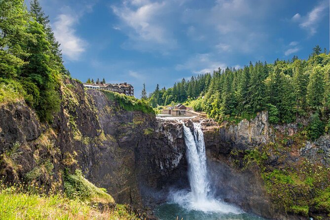 Seattle Wine & Snoqualmie Falls Highlights Tour - From Seattle traffic to Woodinville wine country