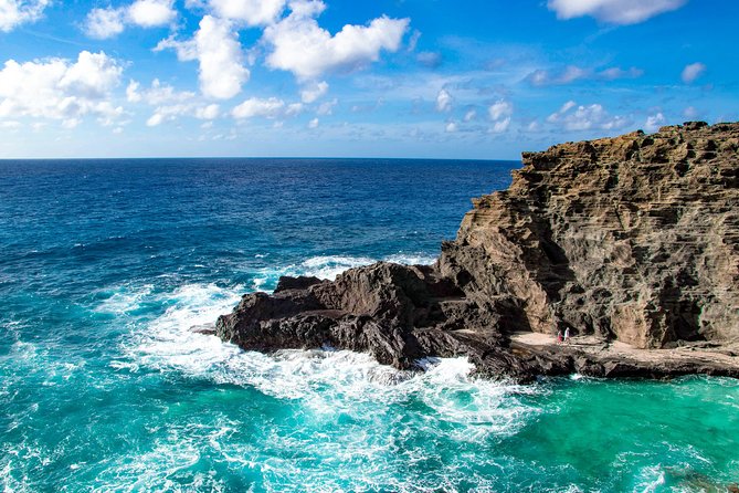 Sights & Bites Ultimate Oahu Circle Island Foodie Tour - Halona Blowhole and the first Pacific views