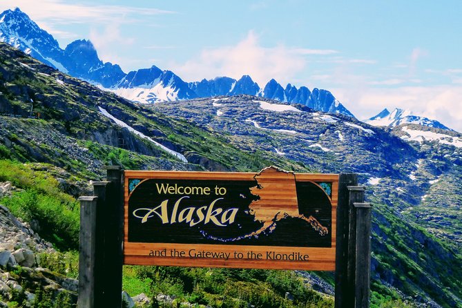 Skagway Shore Excursion: White Pass Summit and Skagway City Tour - Starting with Skagway’s harbor and historic streets