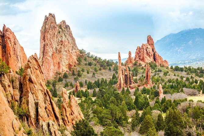 Small Group Tour of Pikes Peak and the Garden of the Gods from Denver - Balanced Rock and the classic photograph