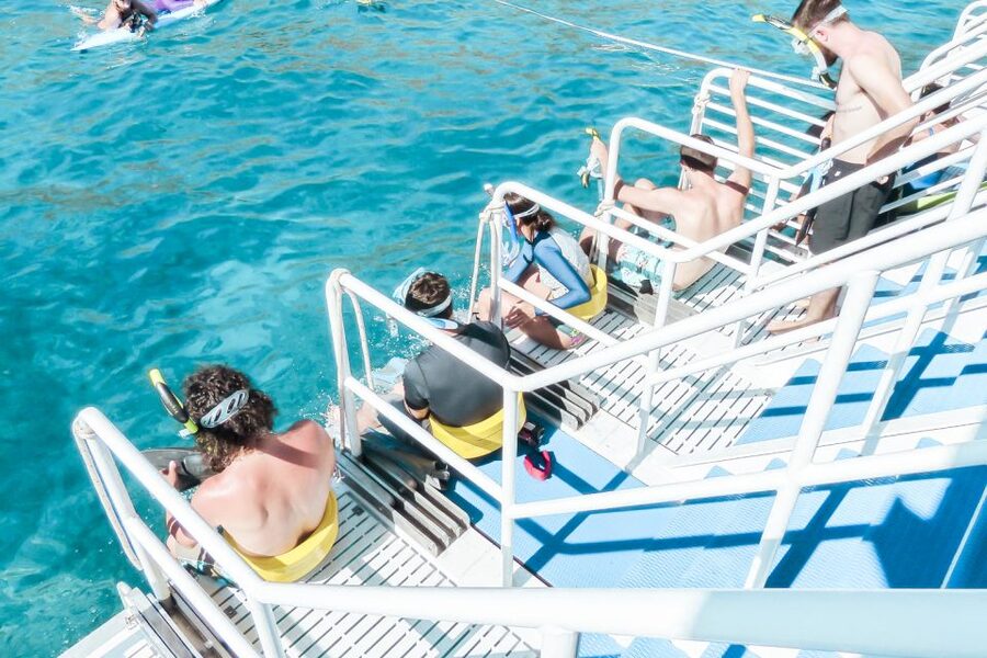 South Maui: Molokini Snorkeling Adventure - Breakfast, safety, and the first water lesson