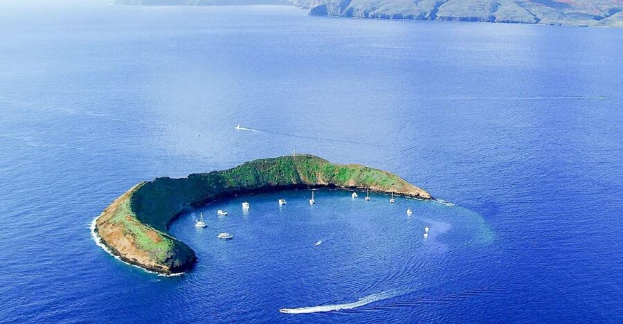 South Maui: Molokini & Turtle Town Snorkeling Tour with Meal - Key points at a glance