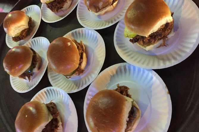 Southern Flavors Food, Pub Crawl, and History Walking Tour - Savannah’s squares provide the dining room