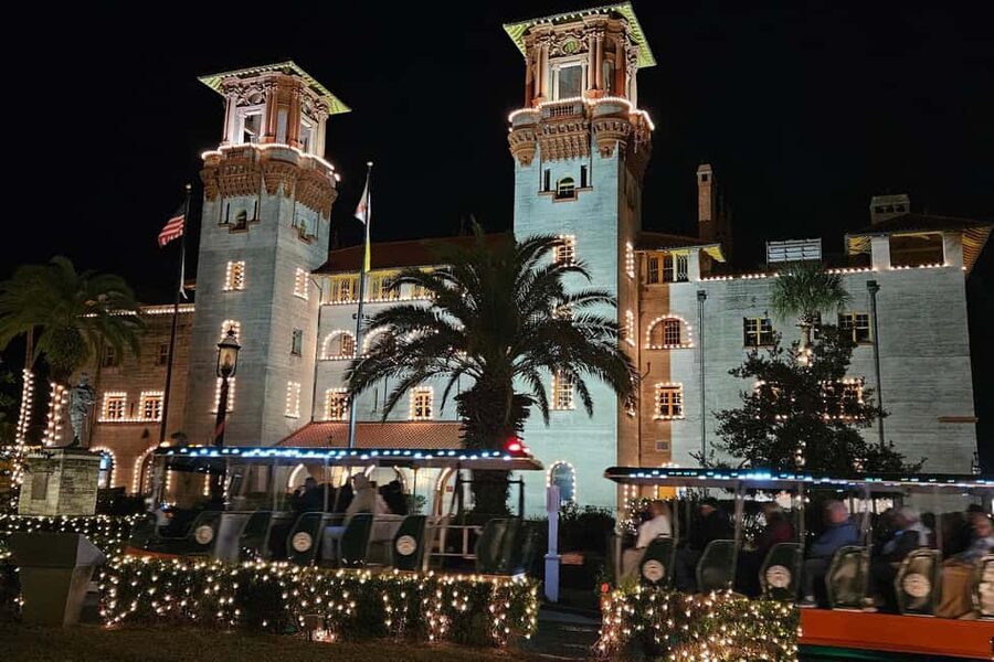 St Augustine: Nights of Lights Trolley Tour - Seeing St. Augustine glow from an open-air trolley