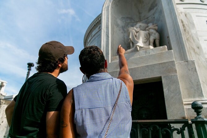 St. Louis Cemetery No. 1 Official Walking Tour - Why a 20-person limit helps