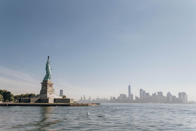 Statue of Liberty and Ellis Island Guided Tour with Ferry - What the strongest guides add