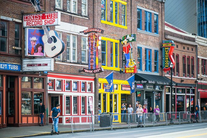 Taste of Nashville Food & Sightseeing Tour - Hot chicken, barbecue, and Southern staples