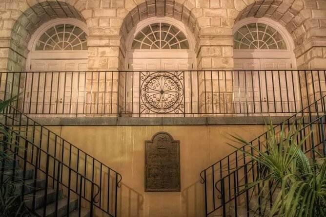 The Death and Depravity Ghost Tour in Charleston - What the guides add to the experience