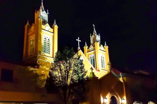 The Original 8pm Ghost Tour of Old Town Albuquerque - since 2001 - The Covered Wagon and the Camera Moment