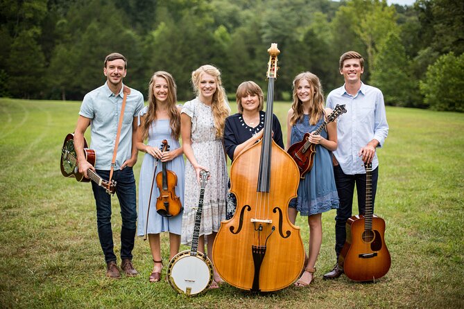 The Petersens at The Little Opry Theatre in Branson - What the 2 p.m. performance includes