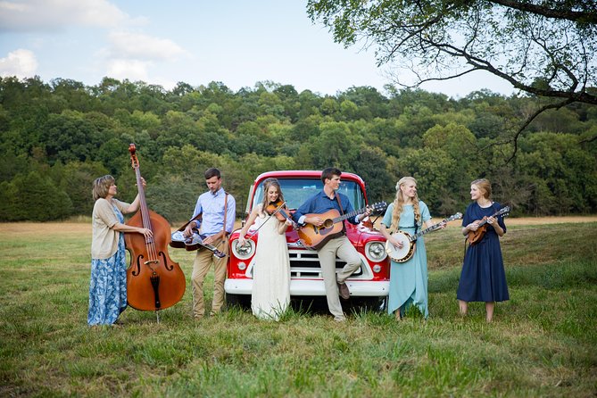 The Petersens at The Little Opry Theatre in Branson - Clean comedy and family stories between the songs