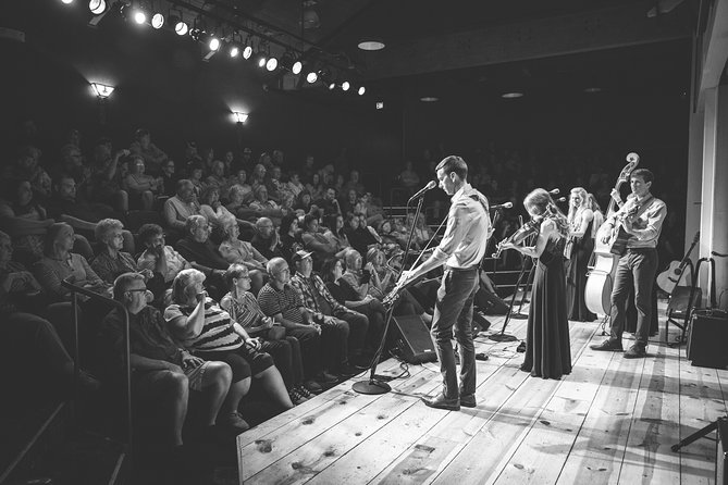 The Petersens at The Little Opry Theatre in Branson - Booking and seating advice for a smoother visit