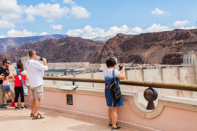 Ultimate Hoover Dam Tour from Las Vegas - Confirming your hotel pickup before the morning start