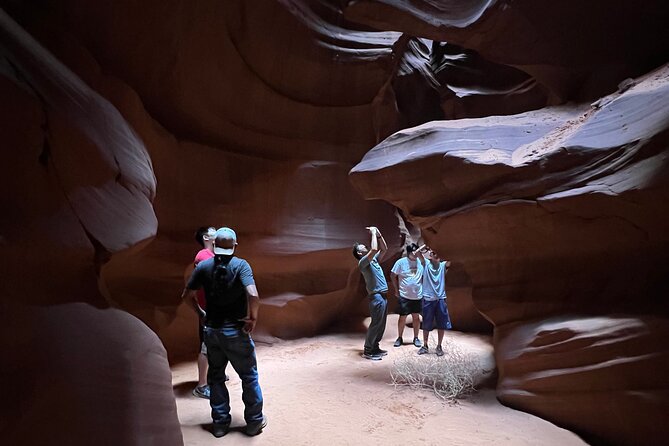 Upper Antelope Canyon Tour-AACT - Inside the canyon, a short route packed with photo stops