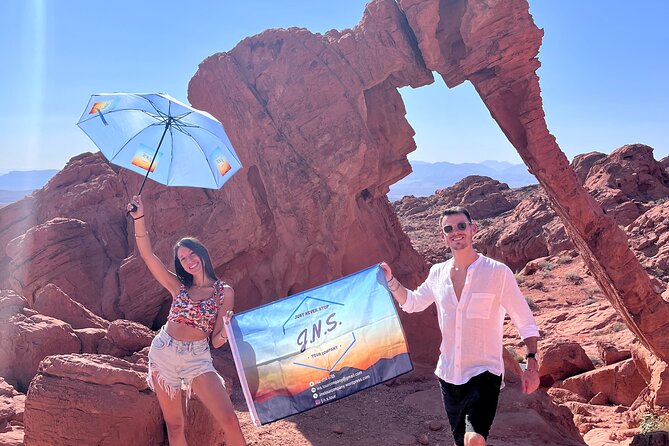 Valley of Fire and Red Rock Canyon Day Tour from Las Vegas - What the guide adds to the rock