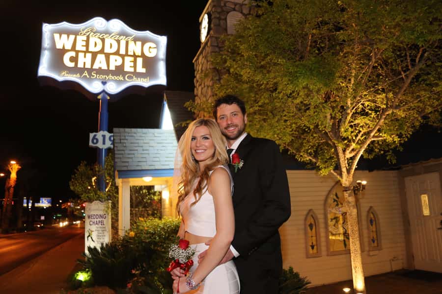 Vegas: Elvis-Themed Graceland Chapel Wedding or Vow Renewal - How the 1.5-hour visit unfolds