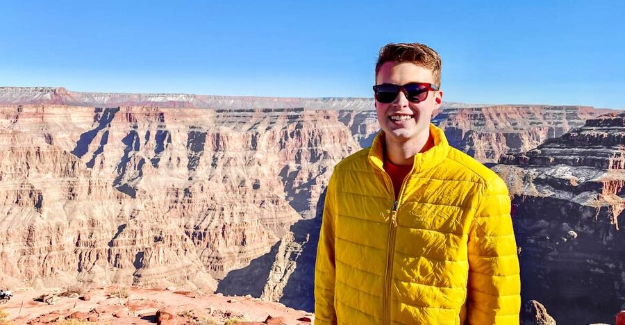 Vegas: Grand Canyon, Hoover Dam, Lunch/Skywalk Options, WiFi - The coach ride from Las Vegas