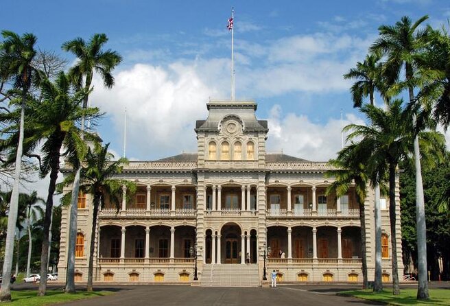 Waikiki Trolley Red Line Heroes & Legends Hop-on Hop-off Tour - Honolulu Museum of Art and the State Capitol