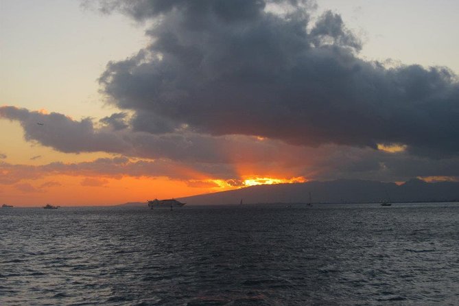 Waikoloa Signature Catamaran Sunset Sail - Drinks, snacks, and the surprise of a light meal