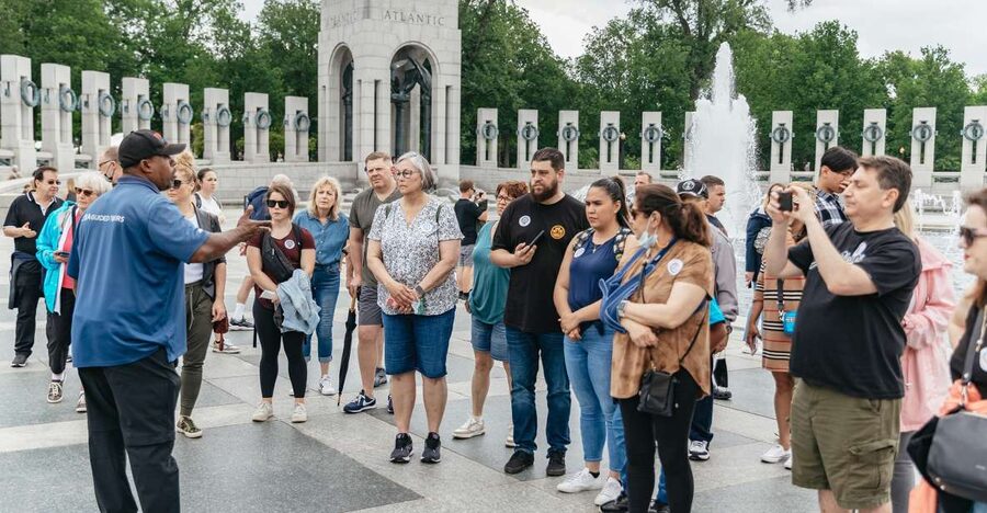 Washington, DC: Full-Day Tour with a Scenic River Cruise - The National Mall memorials, stop by stop