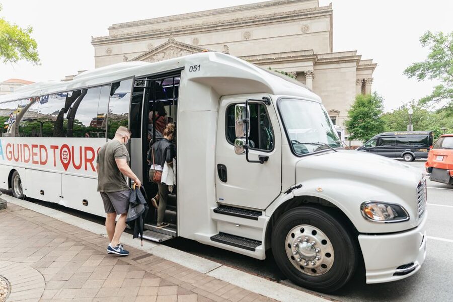 Washington, DC: Full-Day Tour with a Scenic River Cruise - How much time will you get at each monument?