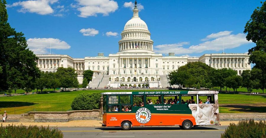 Washington, DC: Hop-On Hop-Off Old Town Trolley City Tour - Portraits, presidents, and the downtown stops