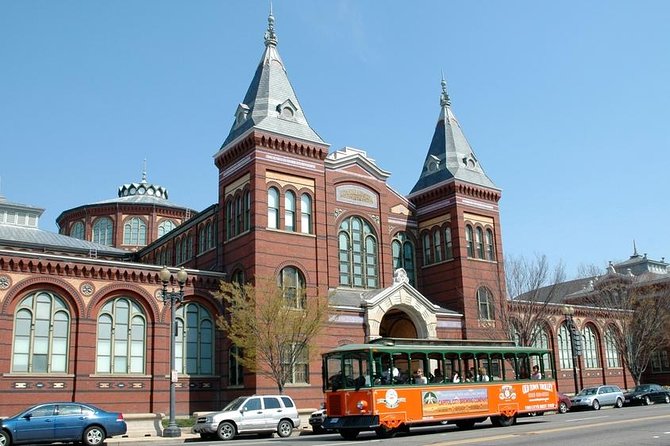 Washington DC Hop-On Hop-off Trolley Tour with 15 Stops - The Washington Monument and Tidal Basin