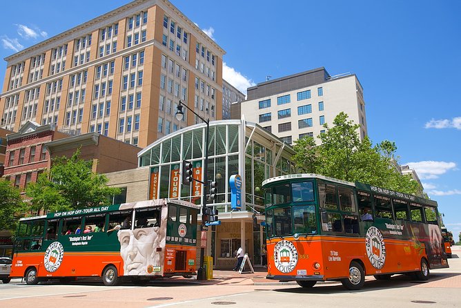 Washington DC Hop-On Hop-off Trolley Tour with 15 Stops - The Lincoln Memorial and the central Mall