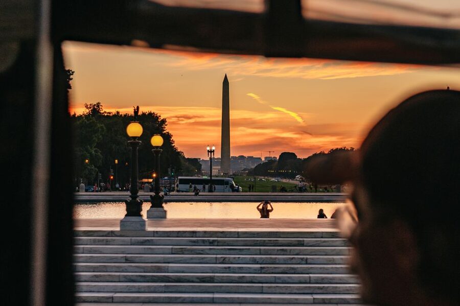 Washington DC: Monuments by Moonlight Nighttime Trolley Tour - Why Washington DC works so well after dark