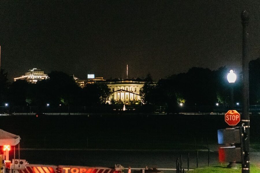 Washington DC: Monuments by Moonlight Nighttime Trolley Tour - Comfort, walking, and accessibility