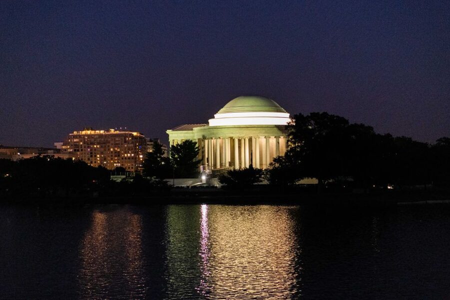 Washington DC: Monuments by Moonlight Nighttime Trolley Tour - Is $48 a fair price?