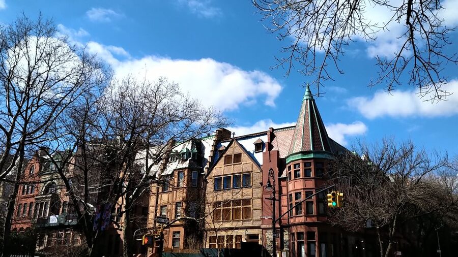 West Harlem: Gospel Church Service and Sunday Walking Tour - Dress, bags, and respectful behavior