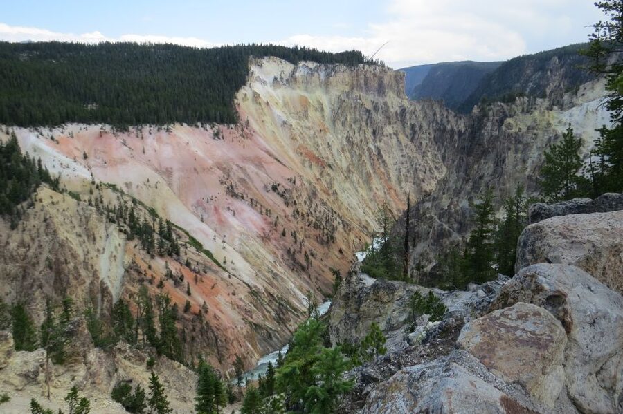 West Yellowstone: Yellowstone Day Tour Including Entry Fee - What guides add to the day