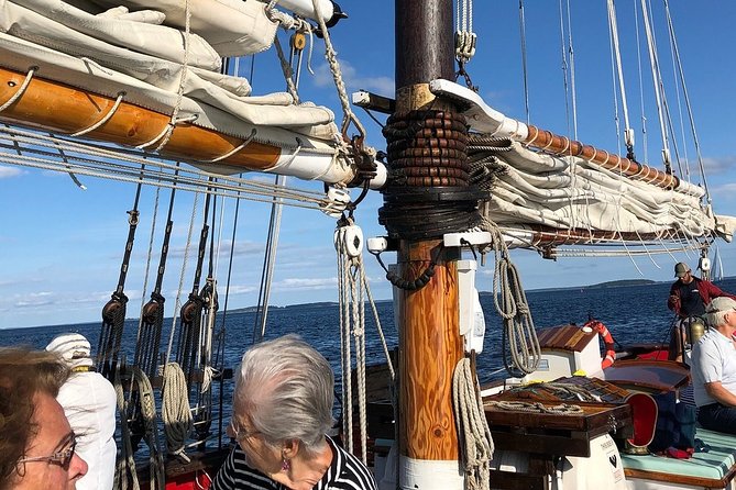 Windjammer Classic Day Sail from Camden, Maine - Why the Appledore II makes a good Camden outing
